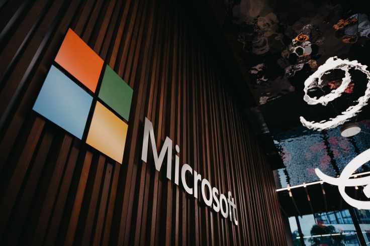 Microsoft, porteur du nouveau Code of Conduct : quand le géant de la tech tente de fixer des limites éthiques aux frontières de l'intelligence artificielle.